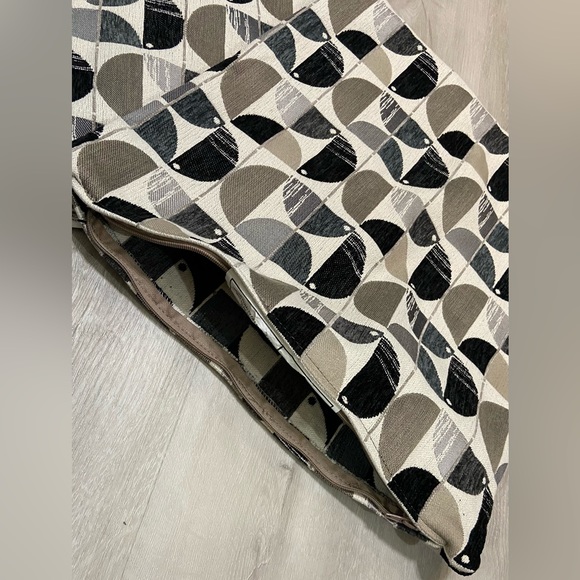 NEW! Pillow Covers Set of Two 18”x18” - Picture 7 of 8